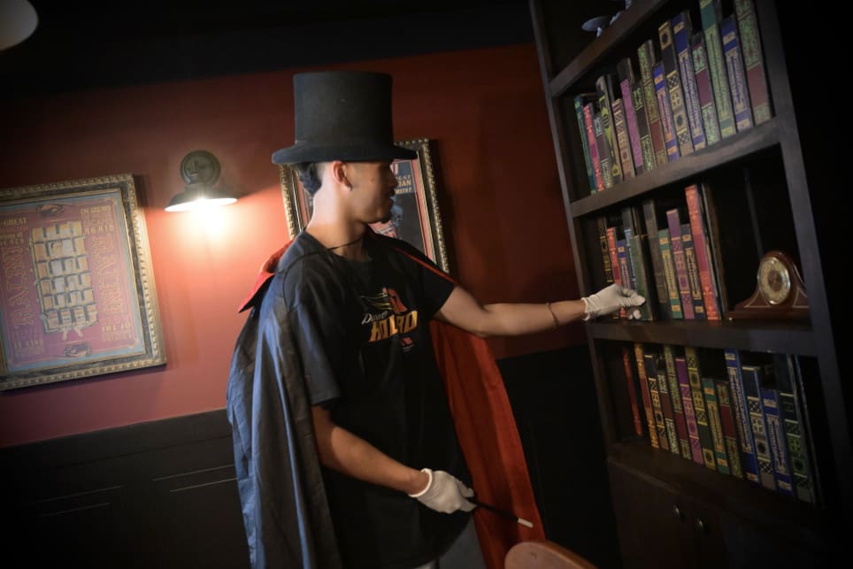 Master Illusionist's Parlor