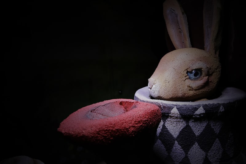 Alice Et Le Chapeau Du Chapeau Fou Du Chapelier Fou [Alice And The Mad Hatter's Mad Hat's Hat]