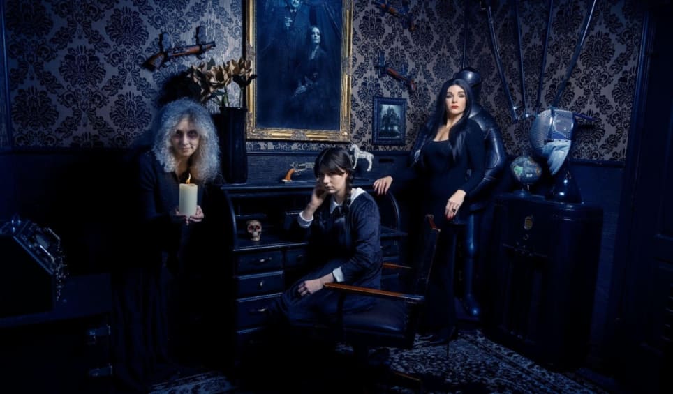 Addams Mansion: Wednesday's Experiment