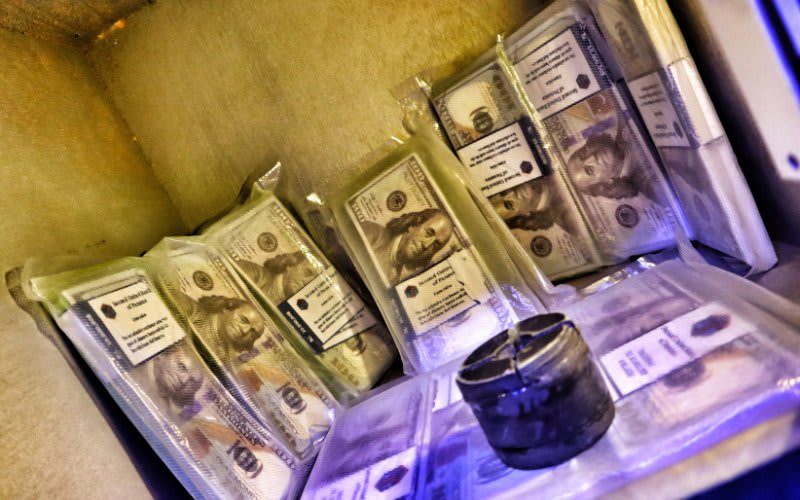 El Asalto [The Heist]