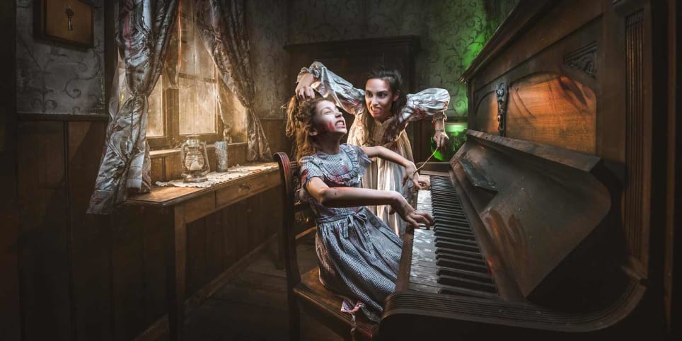 Das Geisterhaus [House of Ghosts]