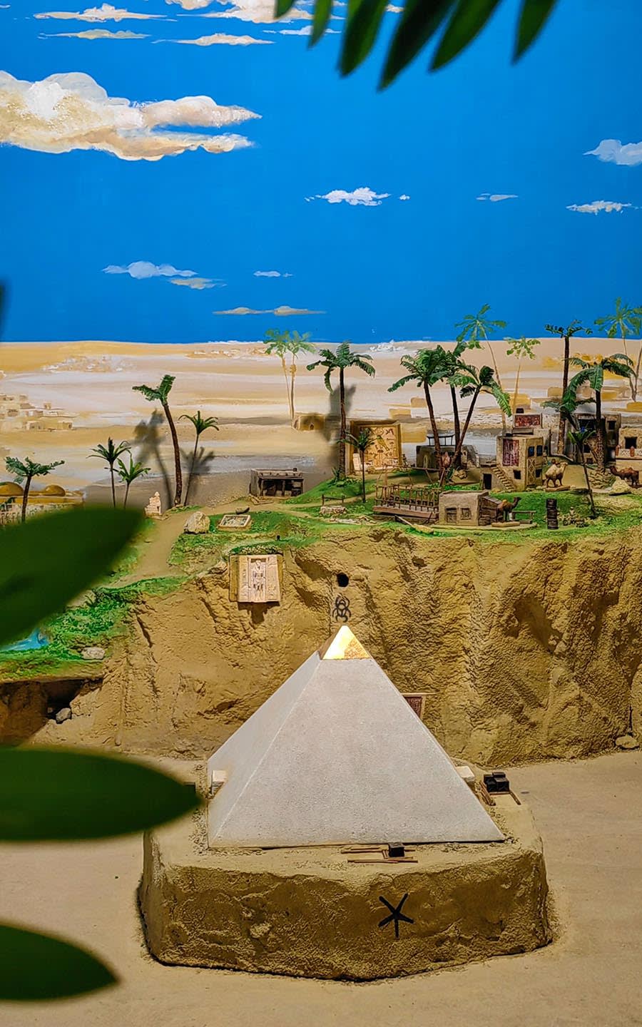 Ghicitorile Sfinxului [Riddles of the Sphinx]