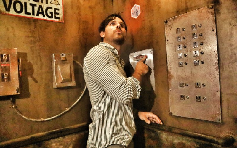 Sin Salida [No Way Out]