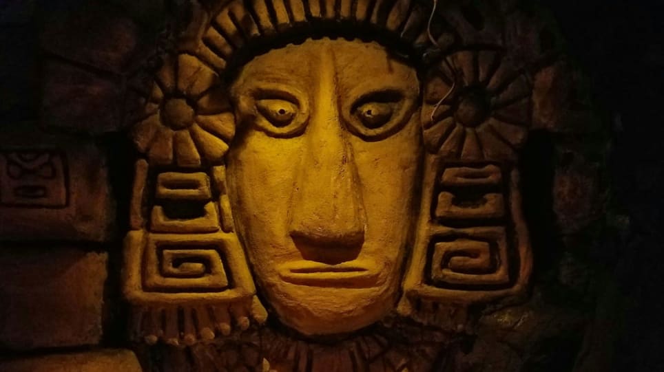 Le Temple Aztèque: La Prophétie Maya [The Aztec Temple: The Maya Prophecy]