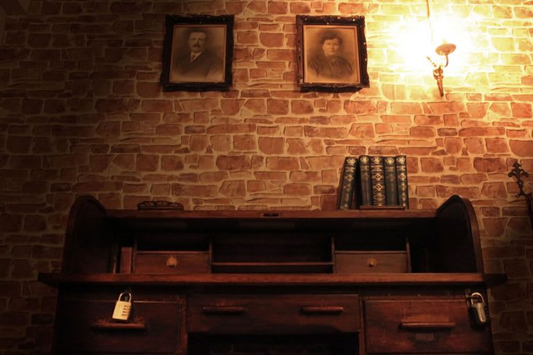 De Verlaten Kamer [The Abandoned Chamber]