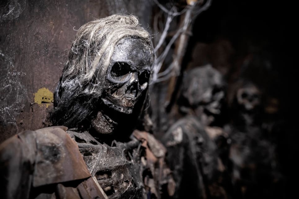 La Crypte [The Crypt]