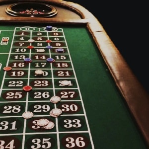 Cassino Paket: O Golpe Sangrento [Paket Casino: The Bloody Coup]