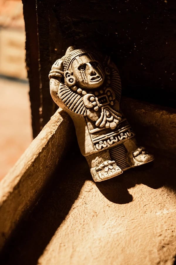 Le Temple Maya [The Mayan Temple]