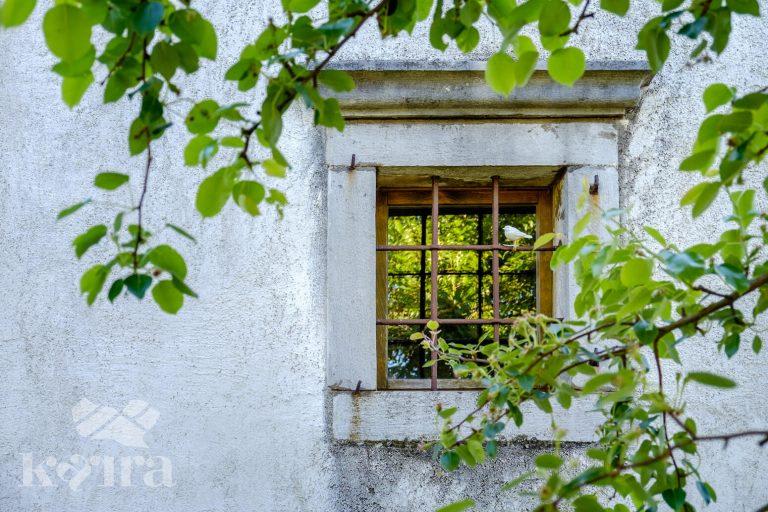 Soba Pobega ‘kosovelova Enigma’ [Escape Room ‘kosovel’s Enigma’] [Outdoor]