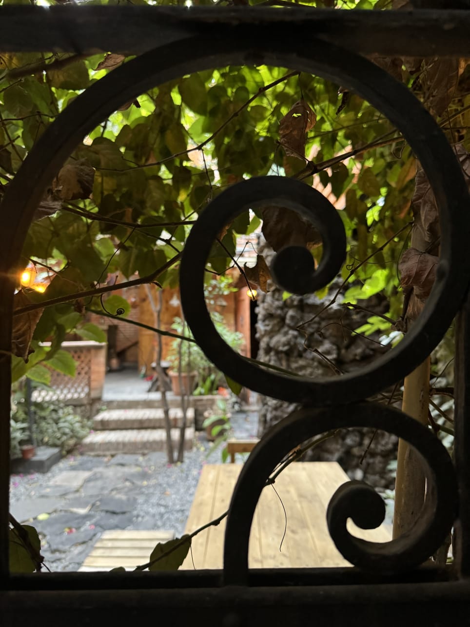 Momo Y Los Ladrones Del Tiempo [Momo and The Thieves of Time]