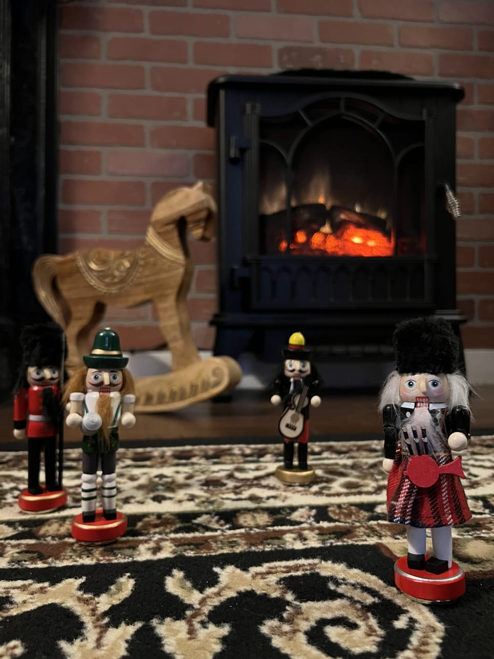 Finding Frosty: A Happy, Jolly Christmas Caper