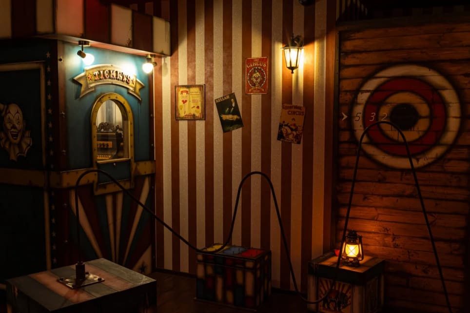 Zlovestný Cirkus [Sinister Circus]