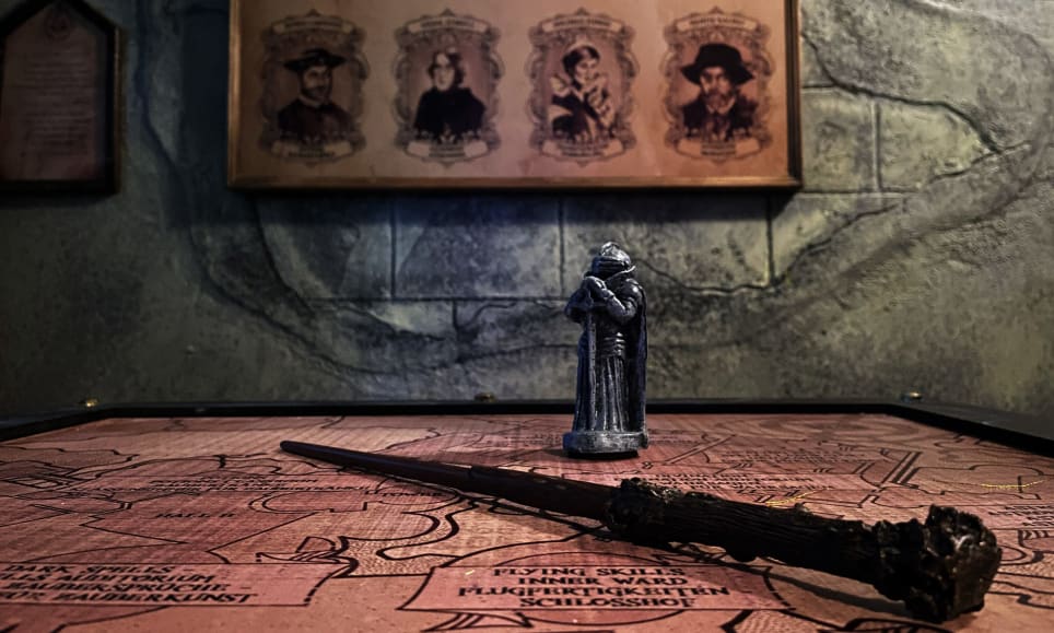 Die Heiligtümer Der Zauberschule [The Hallows of the Magic School]