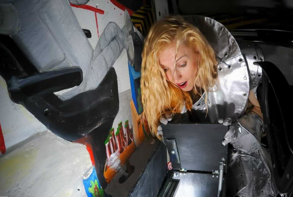 Черная Дыра [Black Hole]