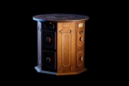 Der Magische Tisch [The Magic Table]