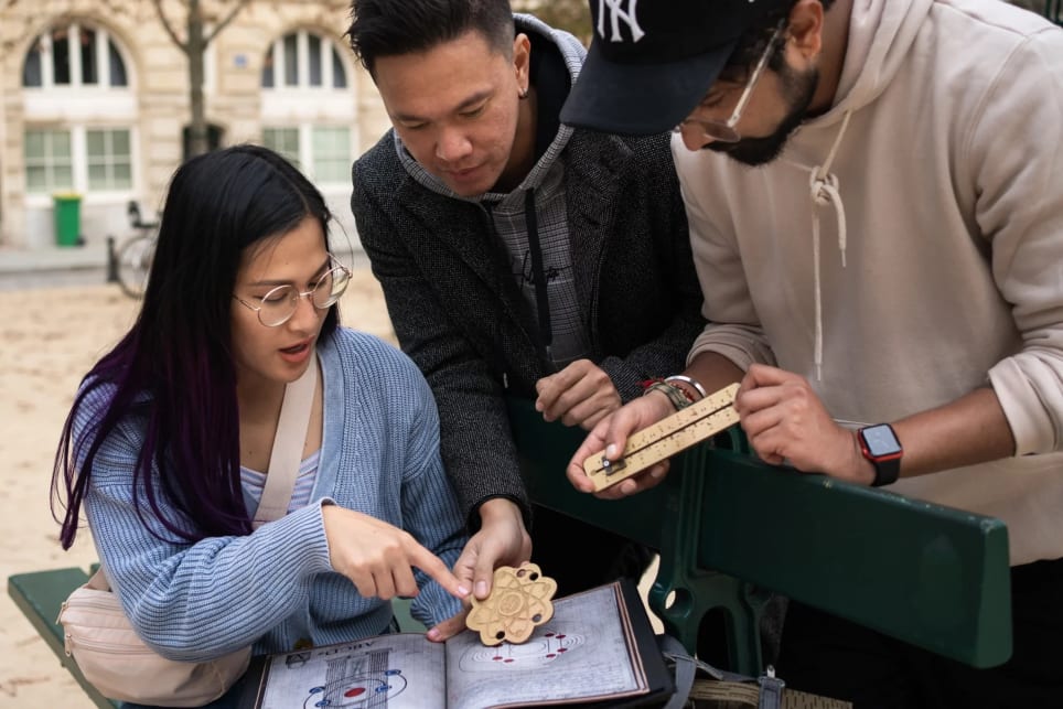 The Case of the Missing Crown Jewels [Outdoor]