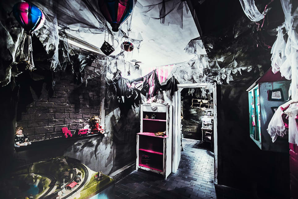 Das Geisterhaus [The Haunted House]