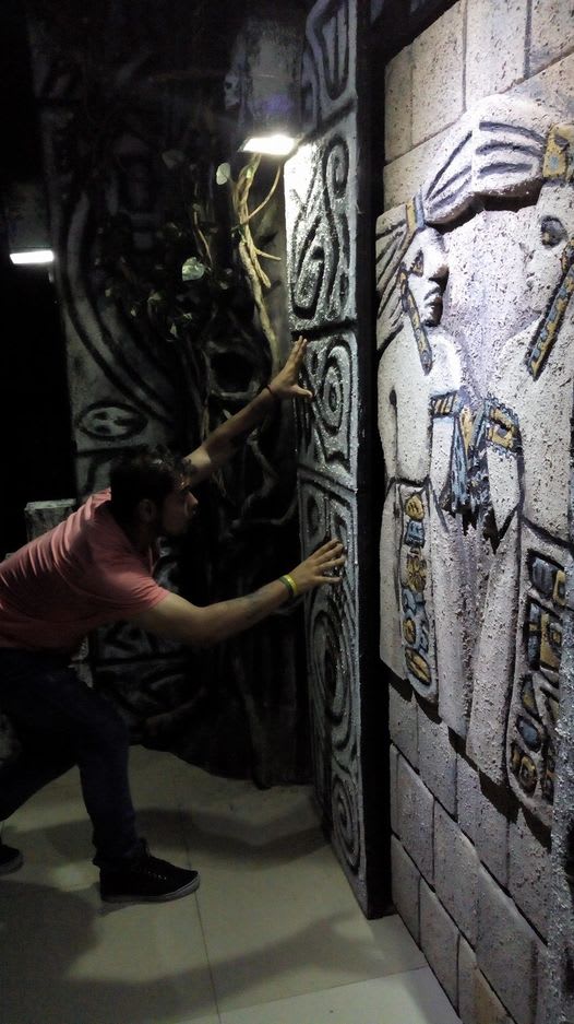 Pirámide Maya [Mayan Pyrimid]