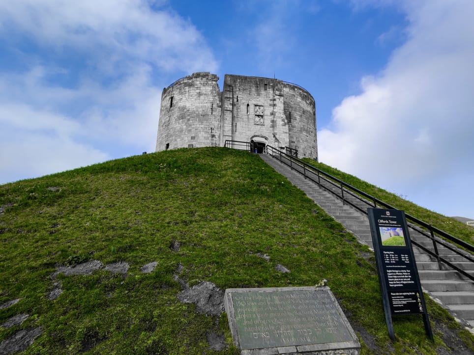 A Fatal Feud [Outdoor]