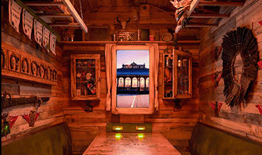 New York Carriage: Friends [Immersive Experience, Interactive Dinner]