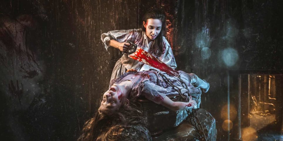 Das Geisterhaus [House of Ghosts]