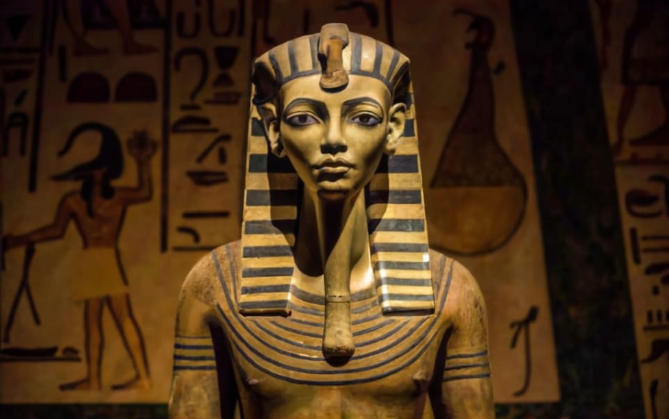 El Misterio de Nefertiti [The Mystery of Nefertiti]