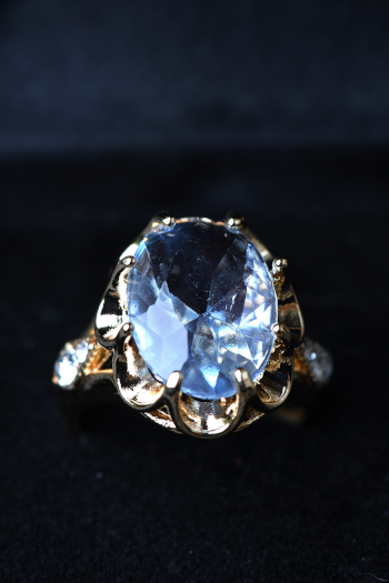 Kuningattaren sormus [Drottningens ring]