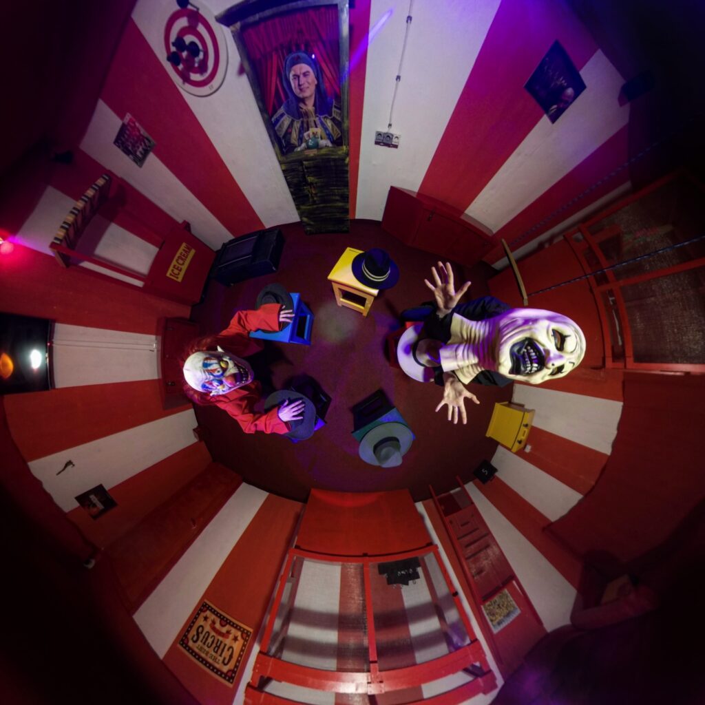 Cirkus Ludog Klovna [Circus of the Mad Clown]