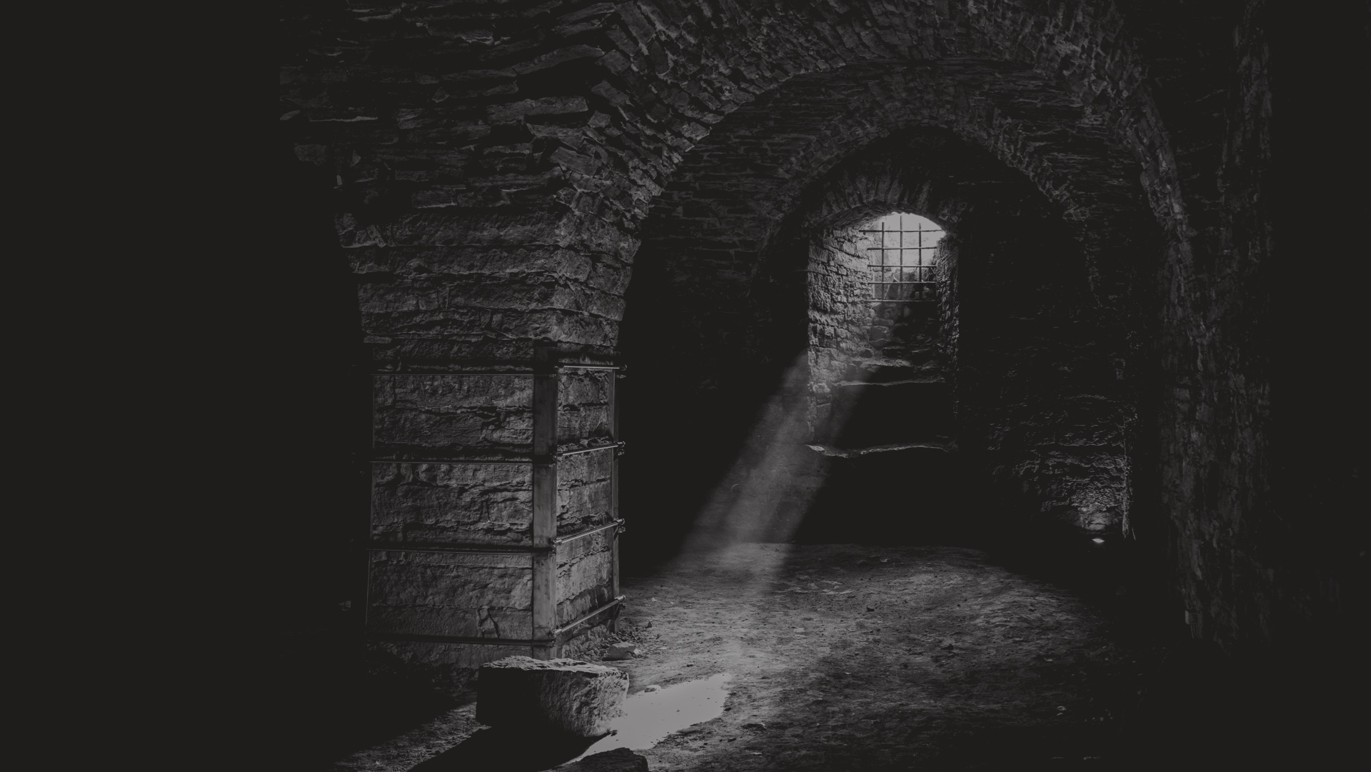 La Prison Du Masque De Fer [The Iron Mask Prison]