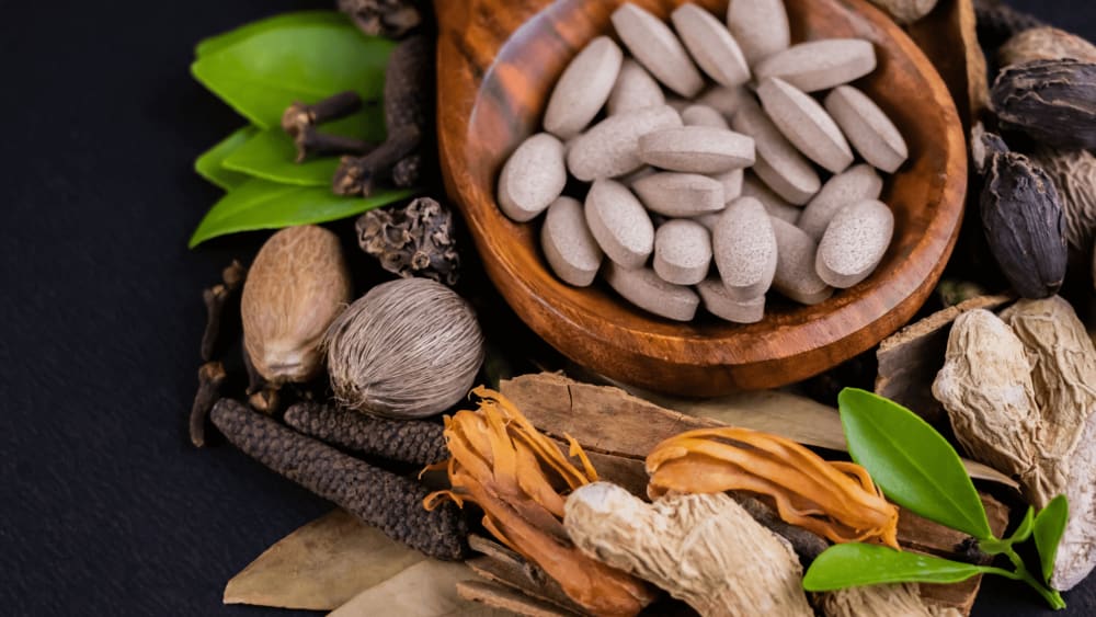 Kanchanar Guggulu: Uses, Precautions & Dosage