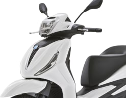 Piaggio white thumbnail 1