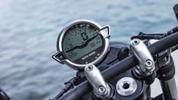 Moto Guzzi black thumbnail 3
