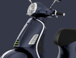 Vespa white thumbnail 1