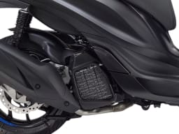 Piaggio white thumbnail 1
