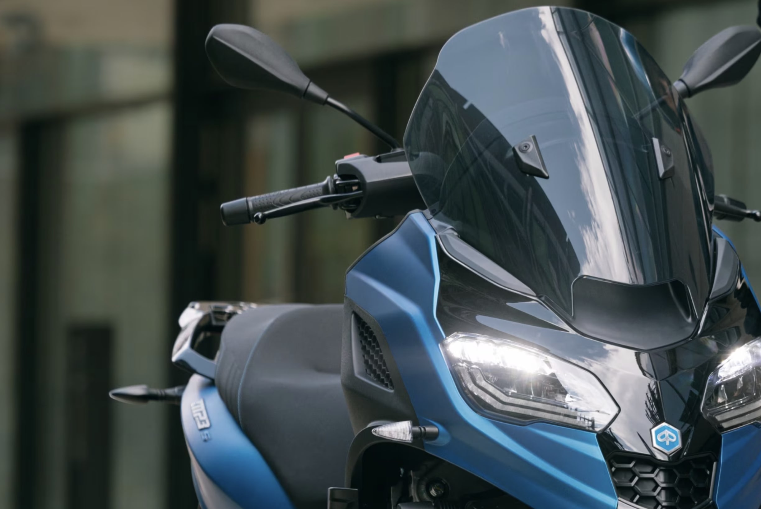 Piaggio black 3