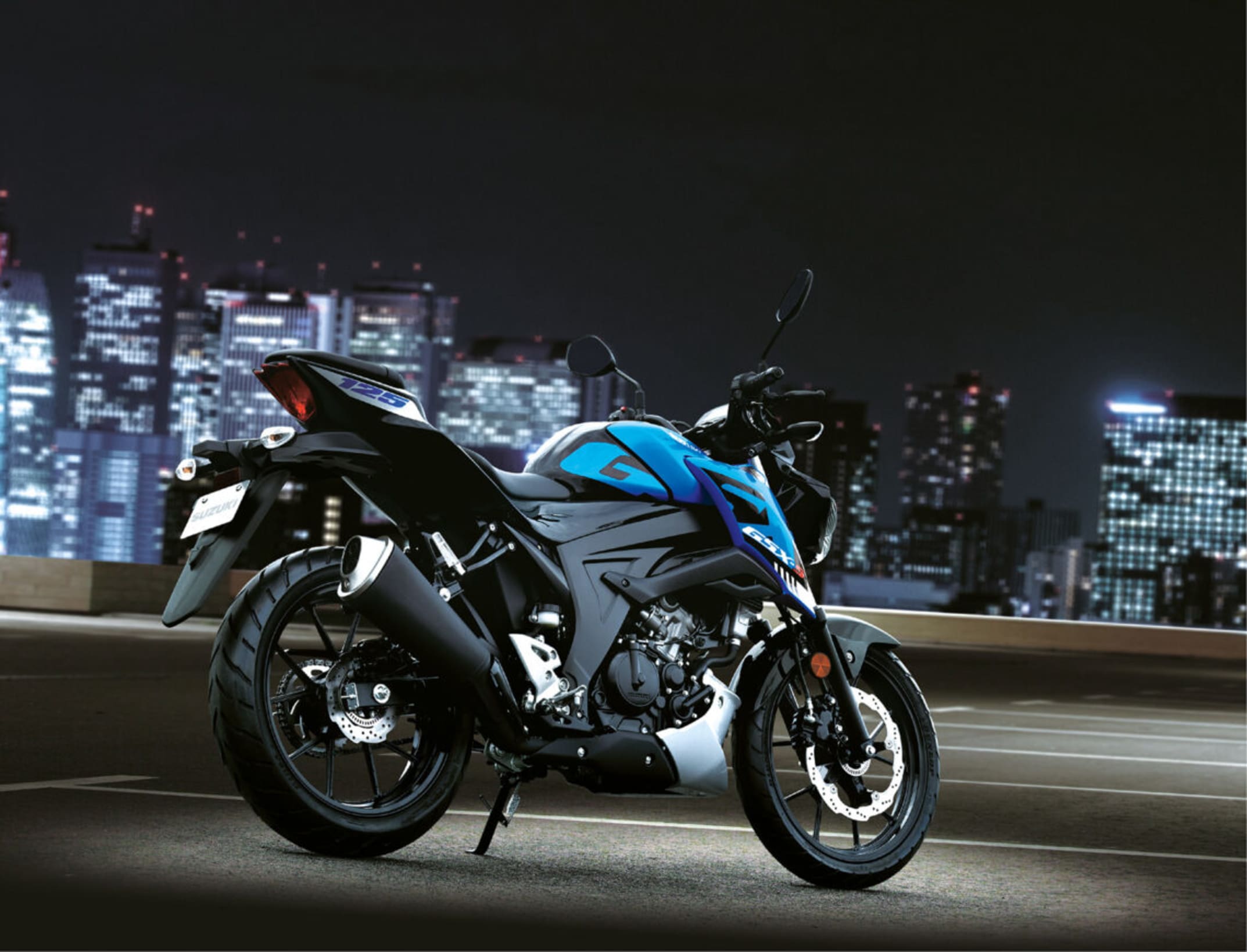Suzuki black 2