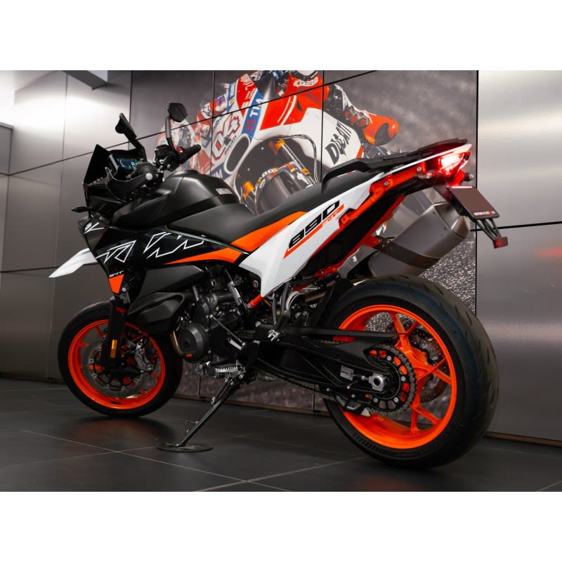 GALLERY_DEMO_707668_KTM_890_SMT_20241011_003-Edit.jpg