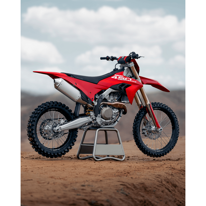 DUCATI_DESMO_450MX_RIGHT_75.png