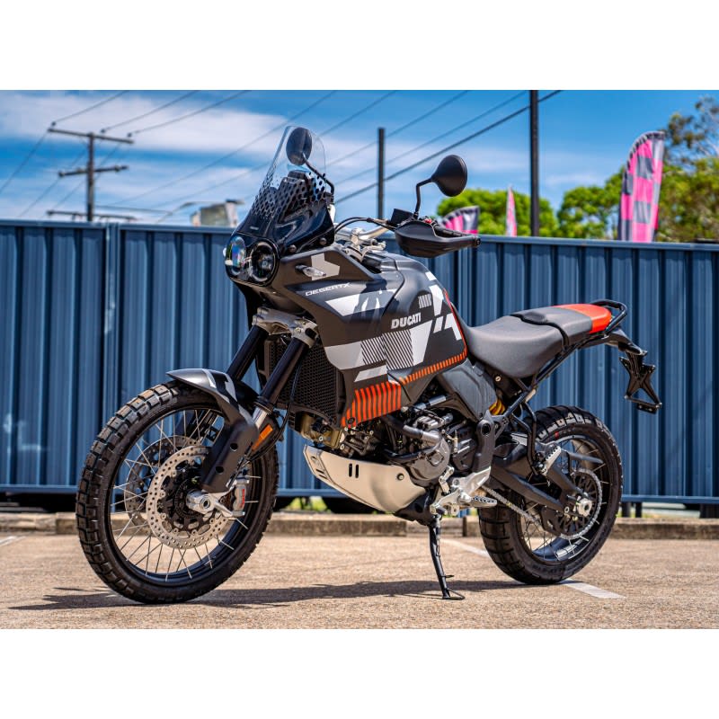 DUCATI_DESERTX_2023_SATURN_GREY_LIVERY_20230217_004.jpeg