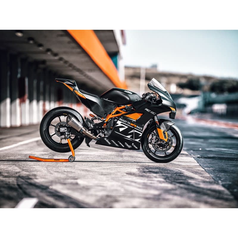 KTM_SUPERSPORT_RC8C_MY23_20231106_008.jpg