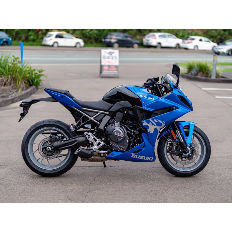 SUUZKI_GSX8R_BLUE_NEW_20240409_001.jpg