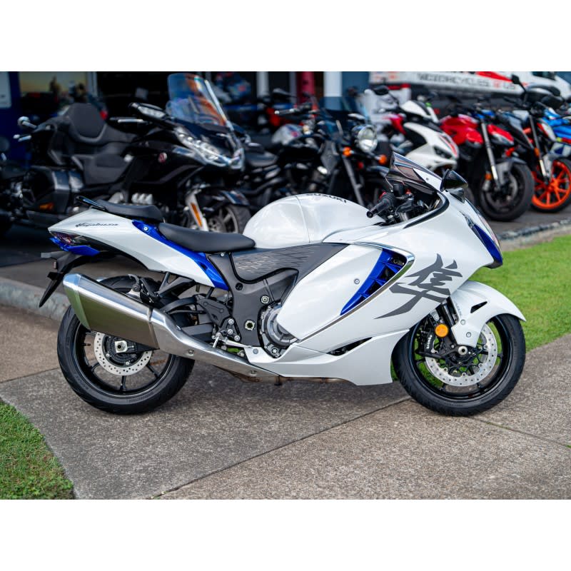 SUZUKI_HAYABUSA_2024_WHITE_20240419_001.jpg