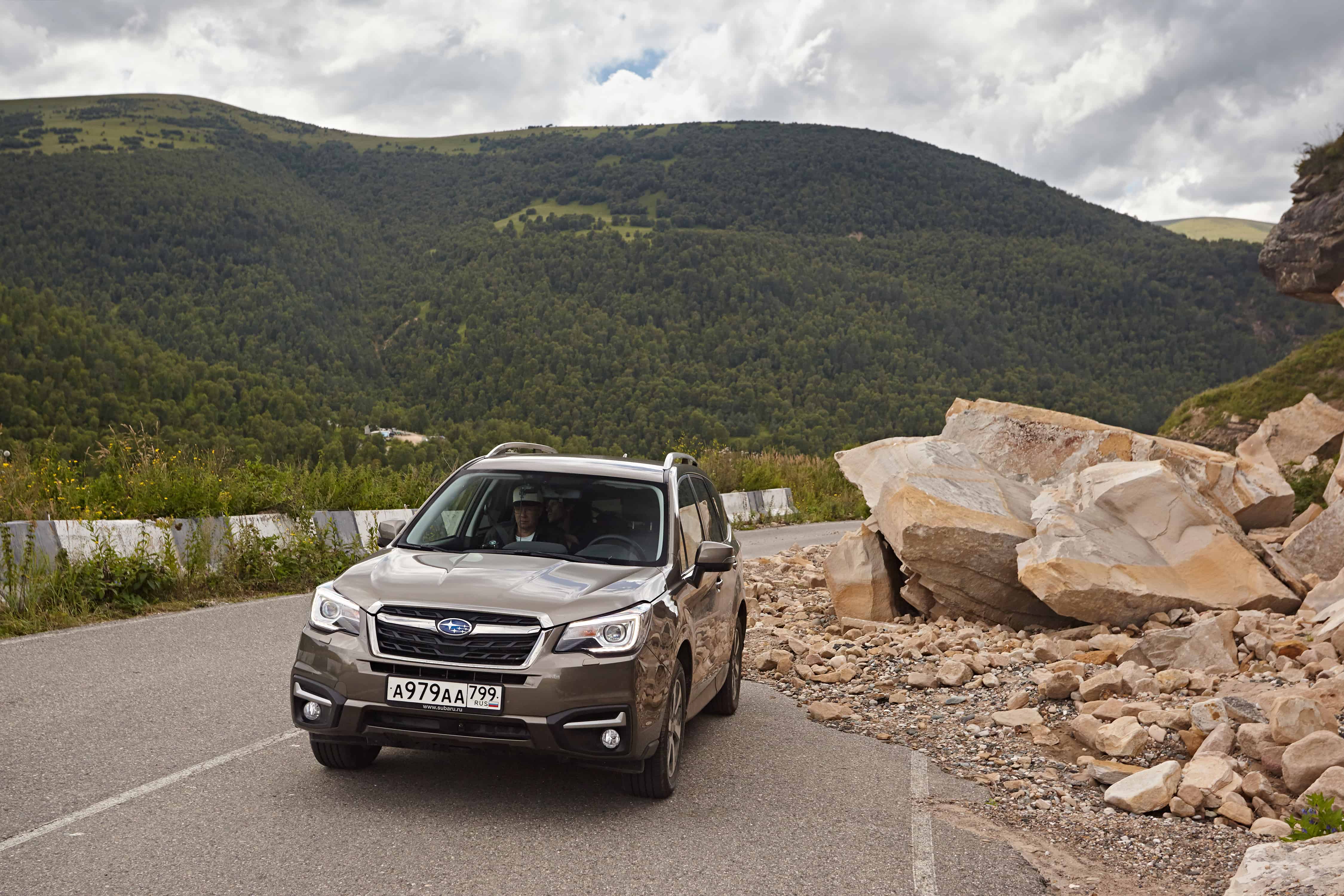 2020 Steering locked, brakes locked veered off to left onto