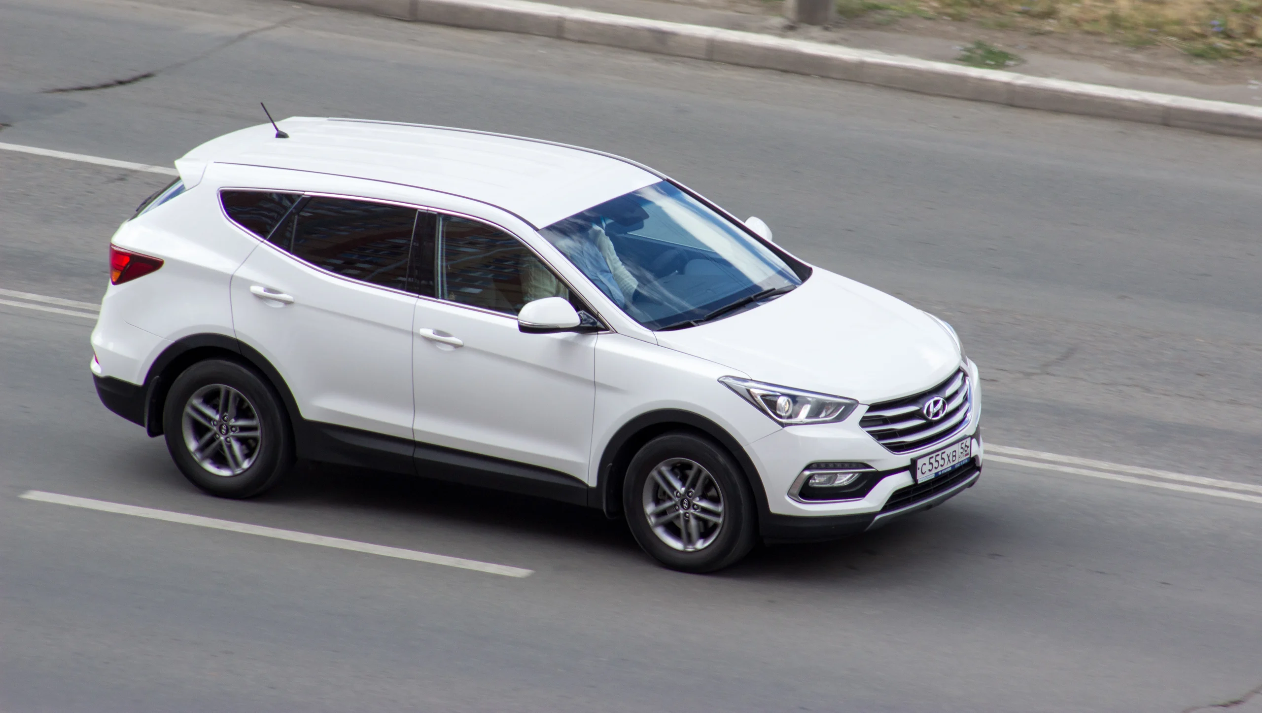 Hyundai recalls Santa Fe SUVs that may catch fire