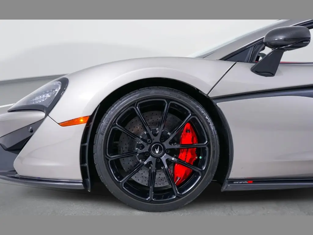 570S Spider vehicle image
