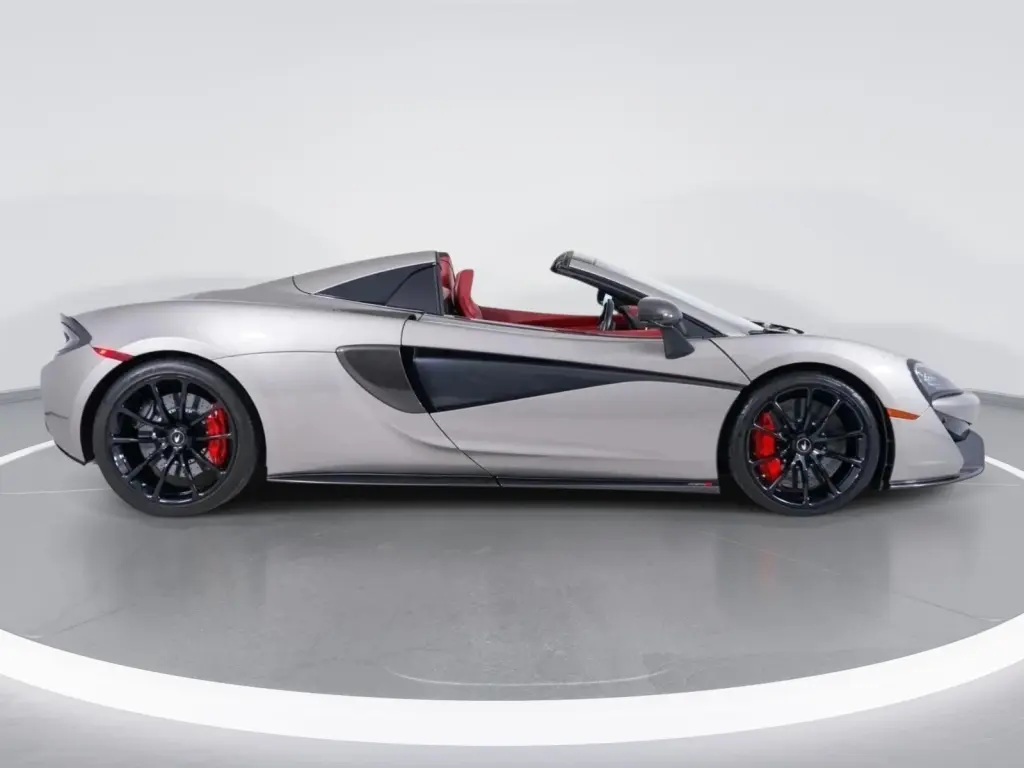 570S Spider vehicle image