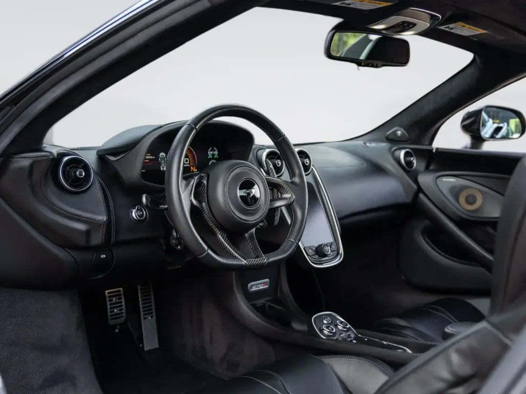 570S Spider vehicle image