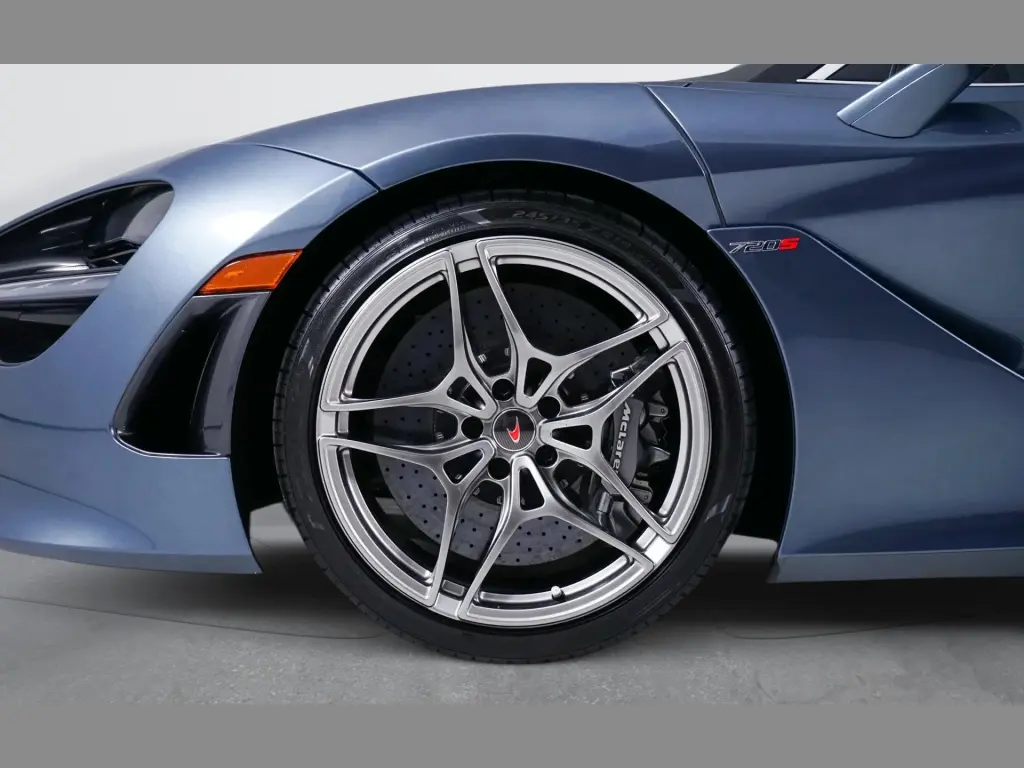 720S Coupe vehicle image