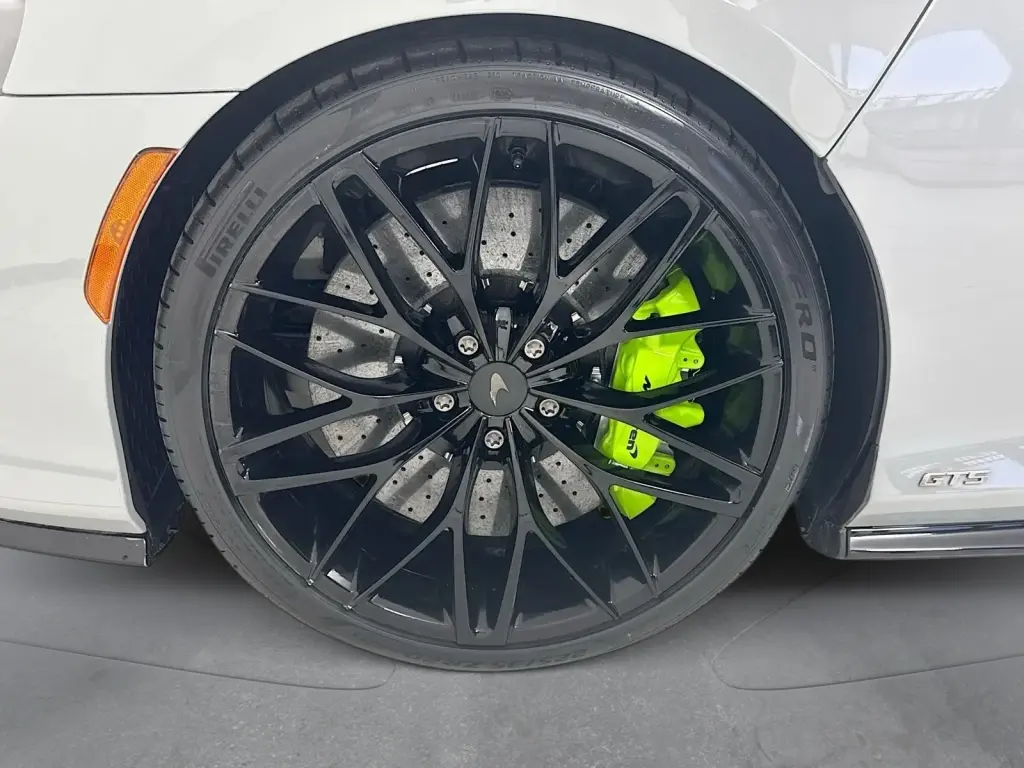 GTS vehicle image