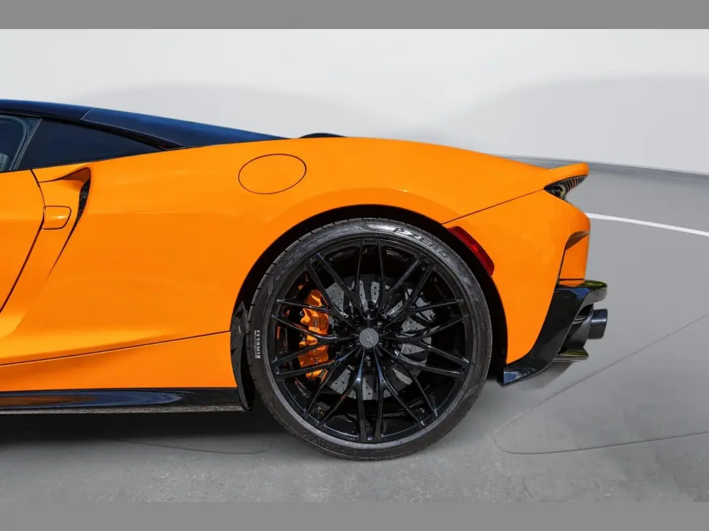 GTS vehicle image
